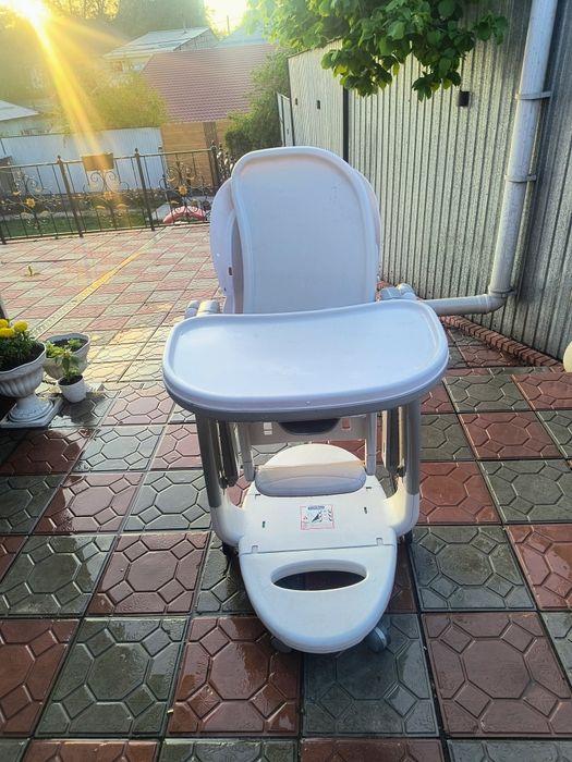 Стульчик для кормления tatamia