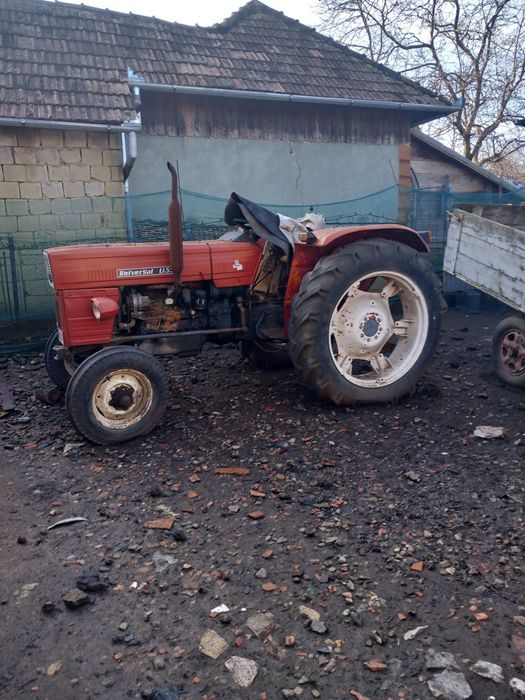 Vând Tractor 55 CP