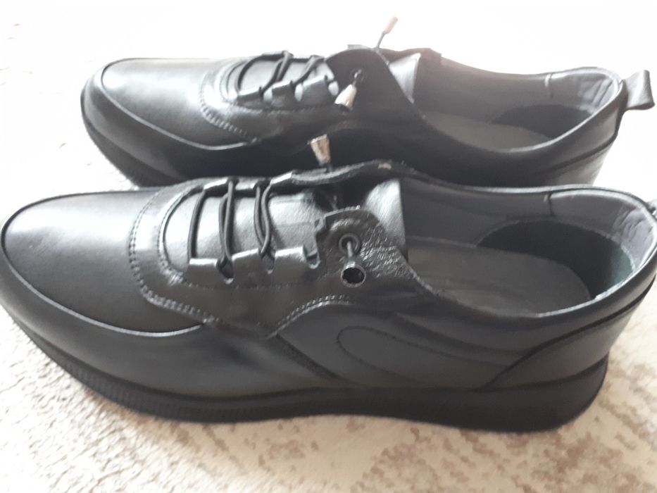 Продам мужскую обувь