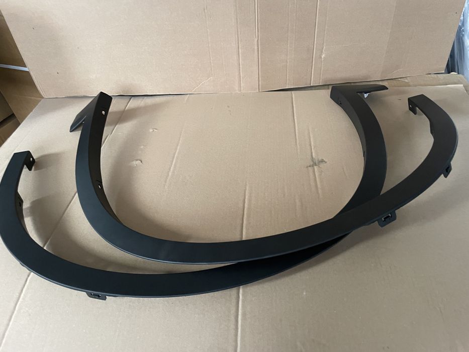 Overfender  aripa BMW X1 F48 ornament aripa bara
