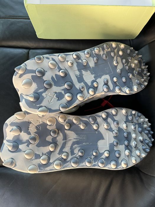 Adidasi Off white odsy