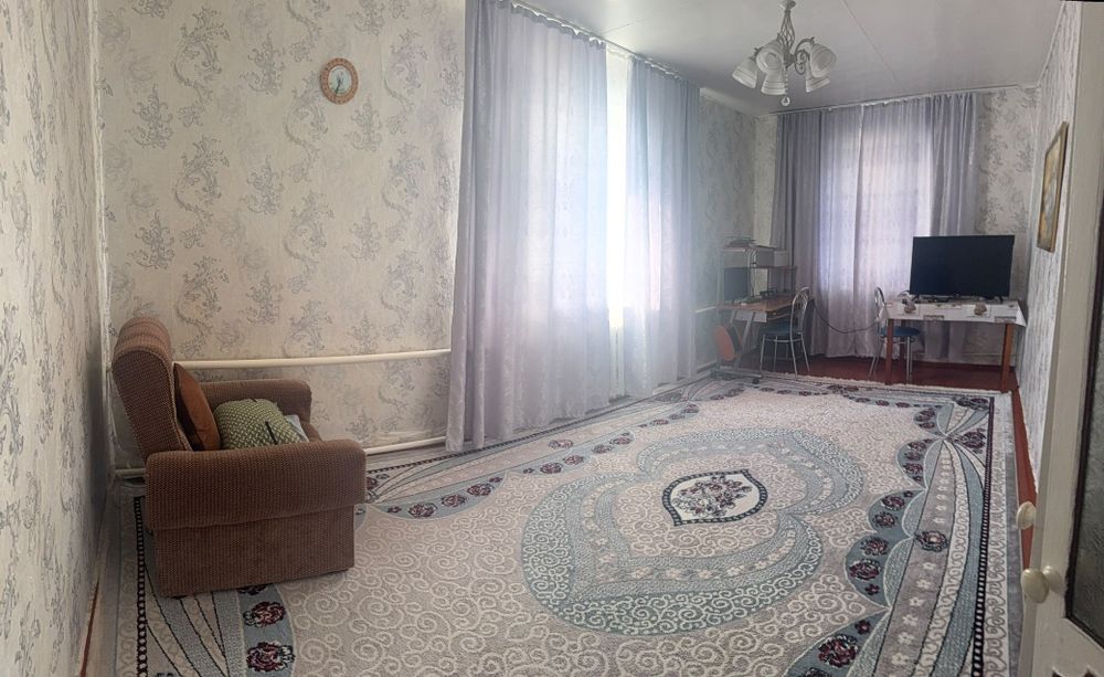 Частный дом в пригороде
