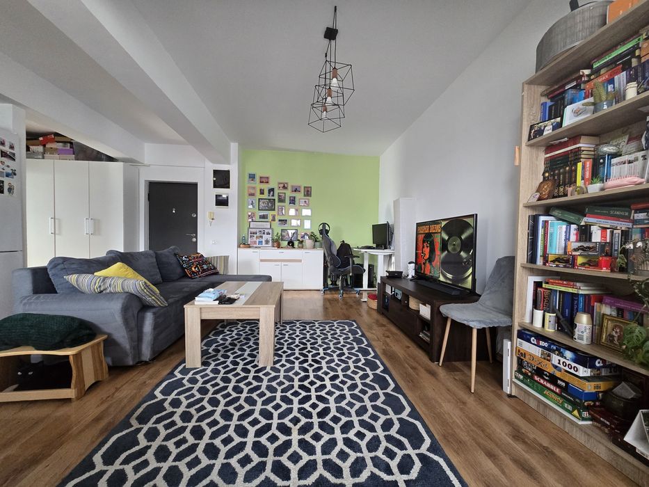 Inchiriez apartament 2 camere  + parcare pt UNTOLD!