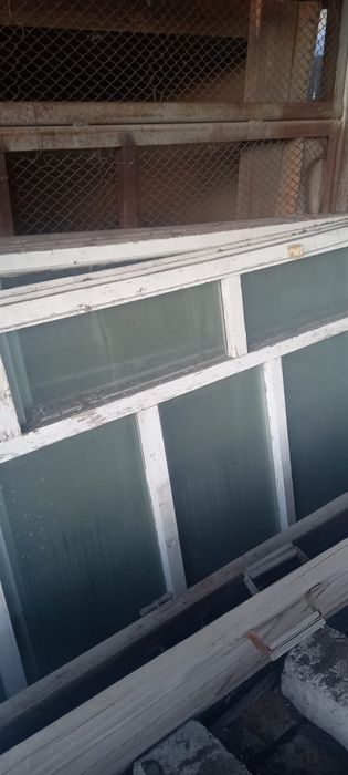 Рамы деревянные оконные б/у