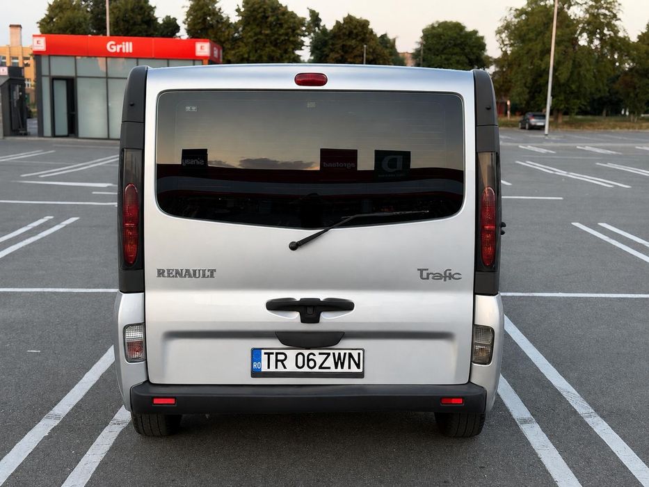 RENAULT Trafic