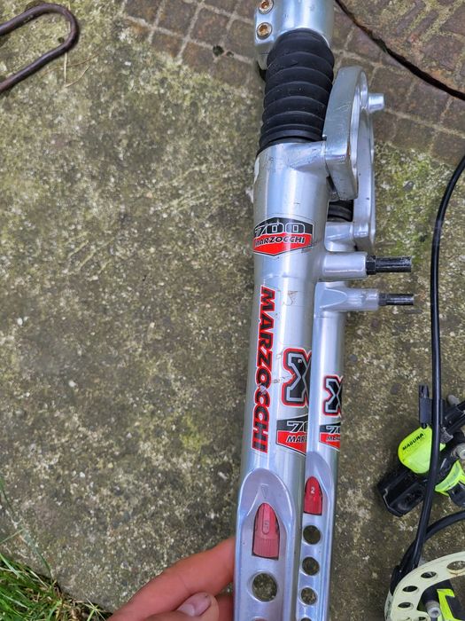Furca 26  marzocchi xc 700 si fixa