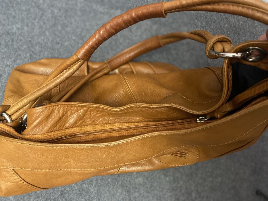 Geanta piele naturala tip mănușă