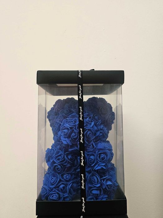 Мече от вечни рози