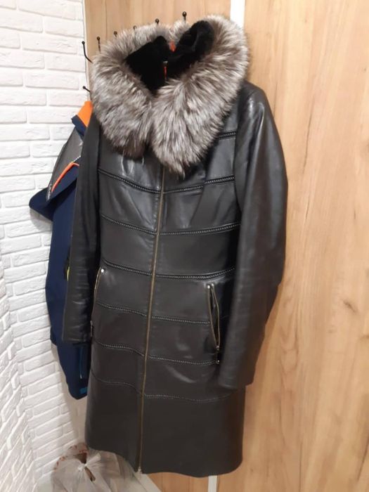 Кожаная куртка, в хорошем состоянии.