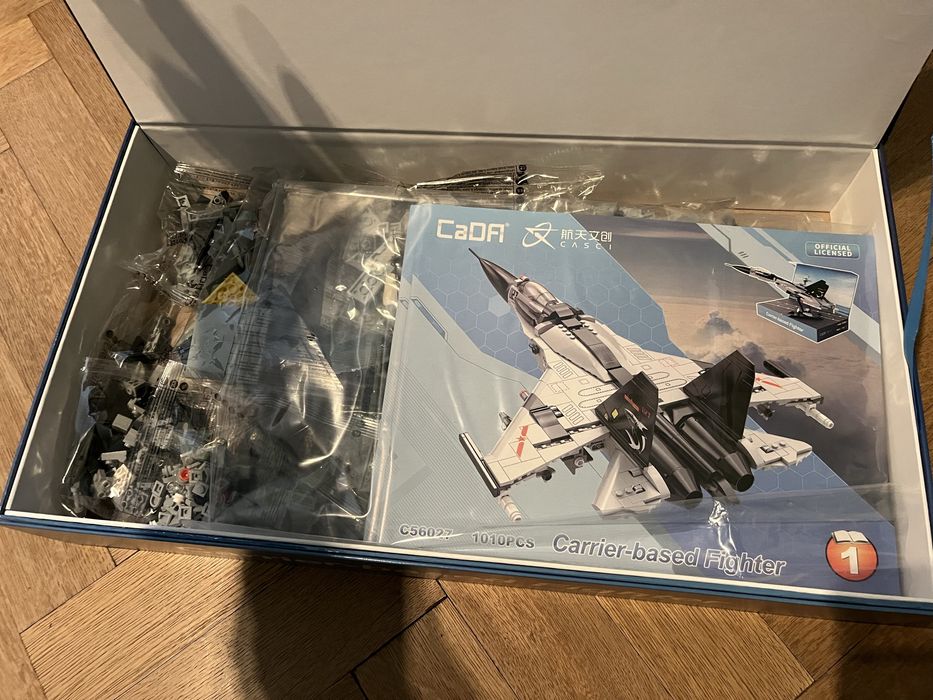 Set de construcție avion de vânătoare tip Lego CaDa Cascii fighter jet