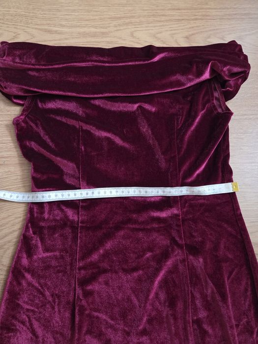 Rochie de catifea cu umerii goi, marimea S/M nou