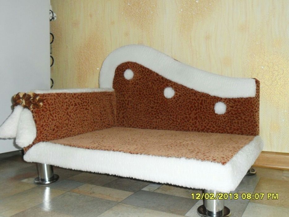 Тахта для кошек и маленьких собак.