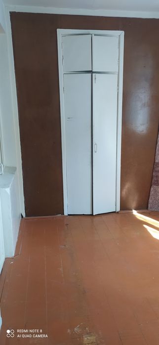 2-х комнатная кв-ра г ангрен 2 этаж центре города , требует ремонта