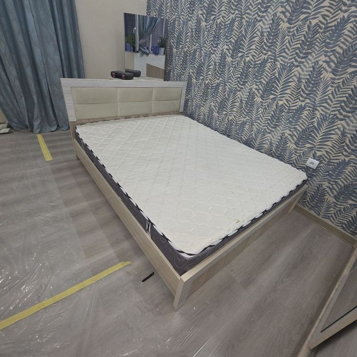 Срочно продам хайтик спальный гарнитур