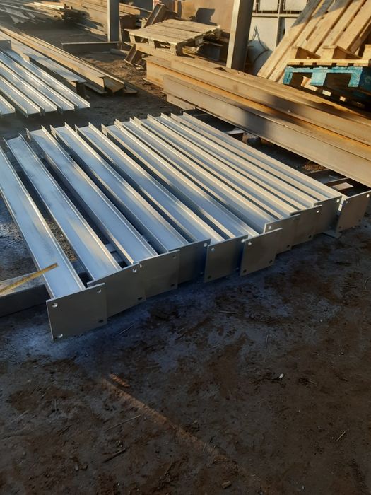 Vând hală metalica