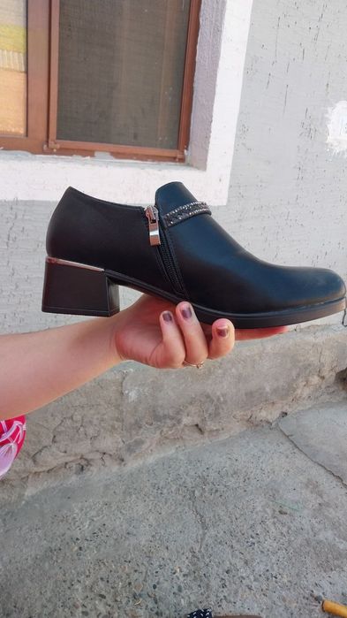 Tufli sotiladi tezda