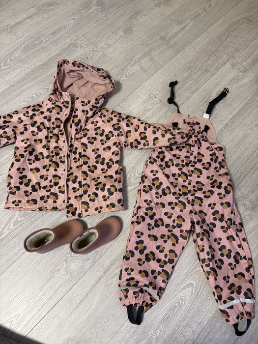 costum impermeabil Zara 104