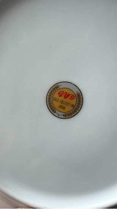 Продам комплект посуды срочно!