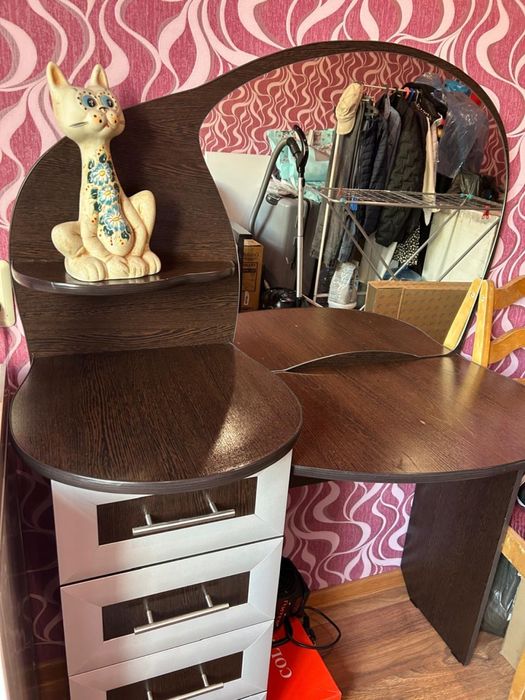 Туалетный стол.