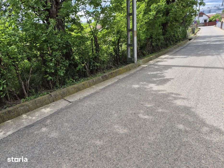 Teren intravilan de vanzare (1412 mp) in Santimbru