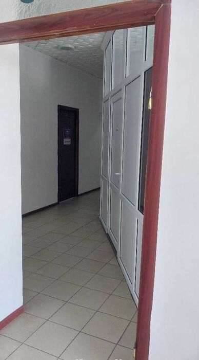 Продается офисное помещение и 3 склада.