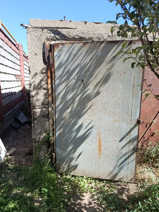 Продам железобетонный гараж