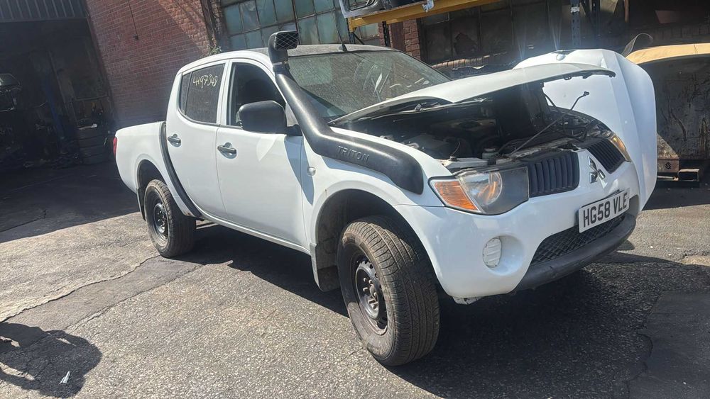 Dezmembrez Mitsubishi L200 2.5 Diesel 2006