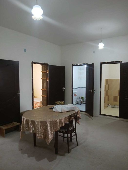 Продается 3-к. квартира , 123 м  , в центре города Карши .