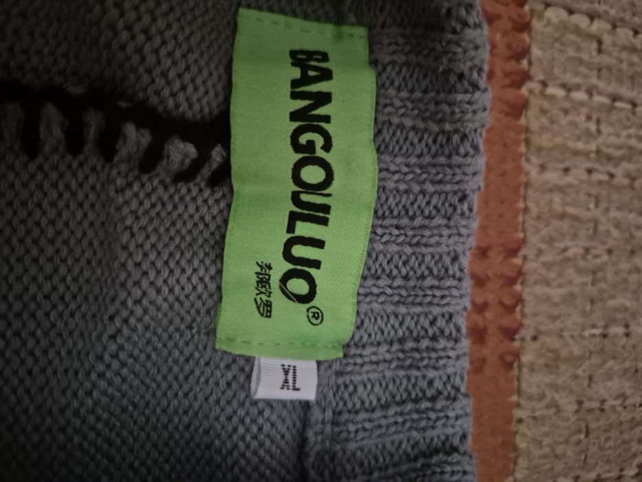 Свитер серый теплый