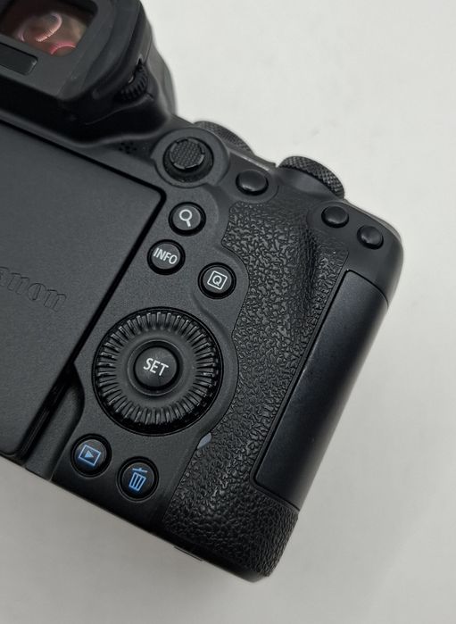 Eos R6 body sotiladi