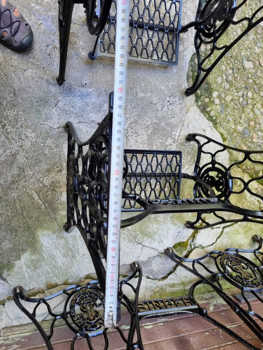 Singer метални крака за шевна машина.