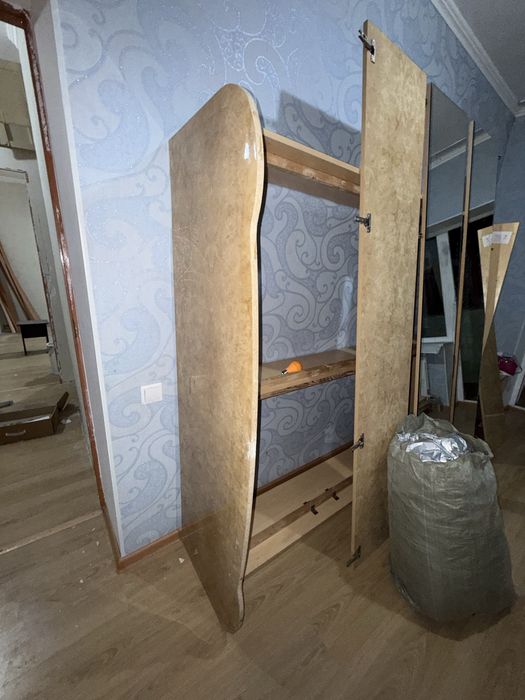 Продам спальный гарнитур срочно