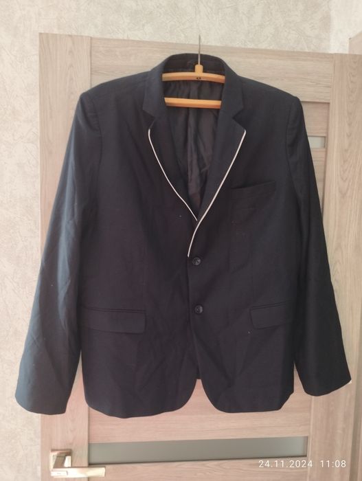 Пиджаки новые школьные