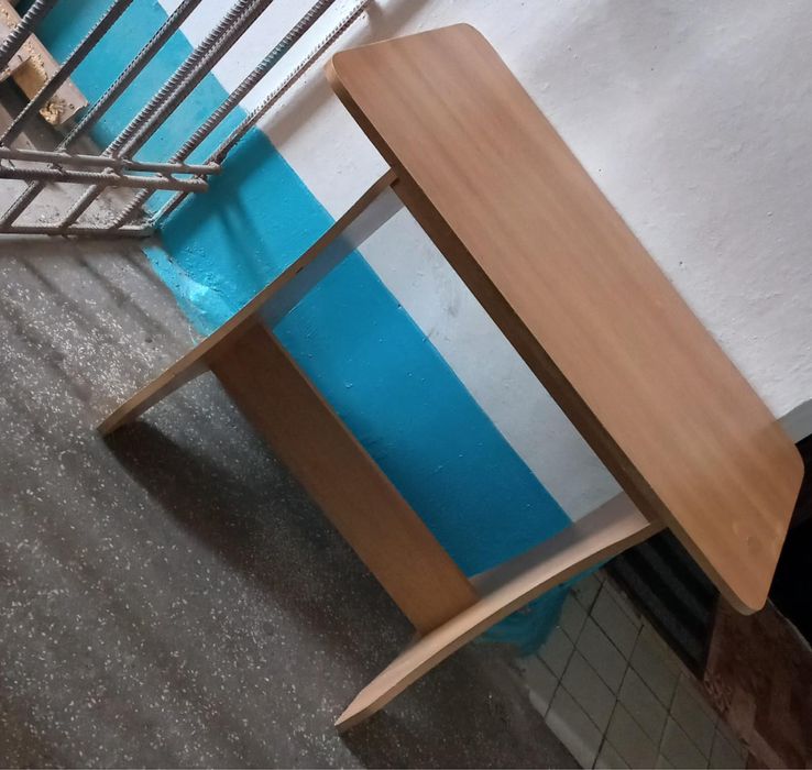 Продам стол кухонный