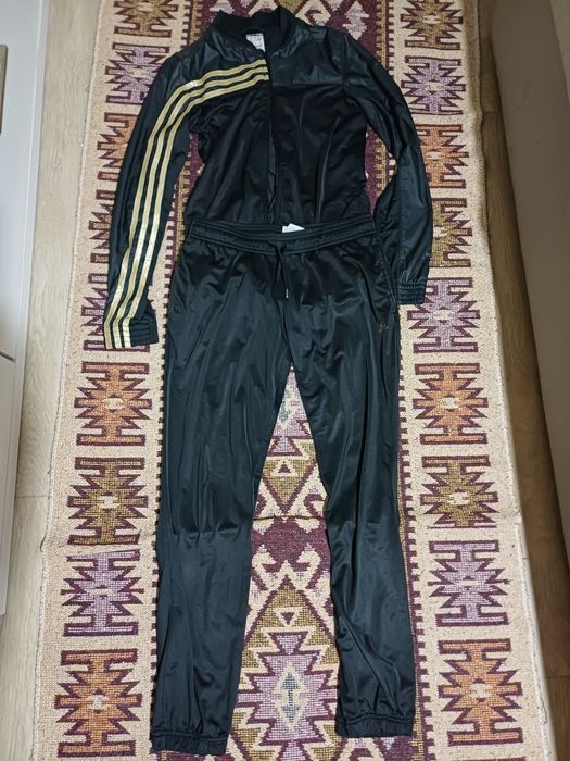 Женская одежда, разгрузка