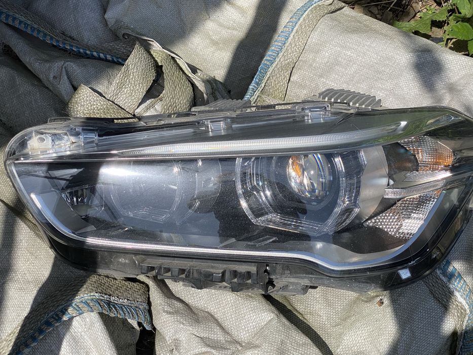 Фарове БМВ Х 1 / 2019 - комплект