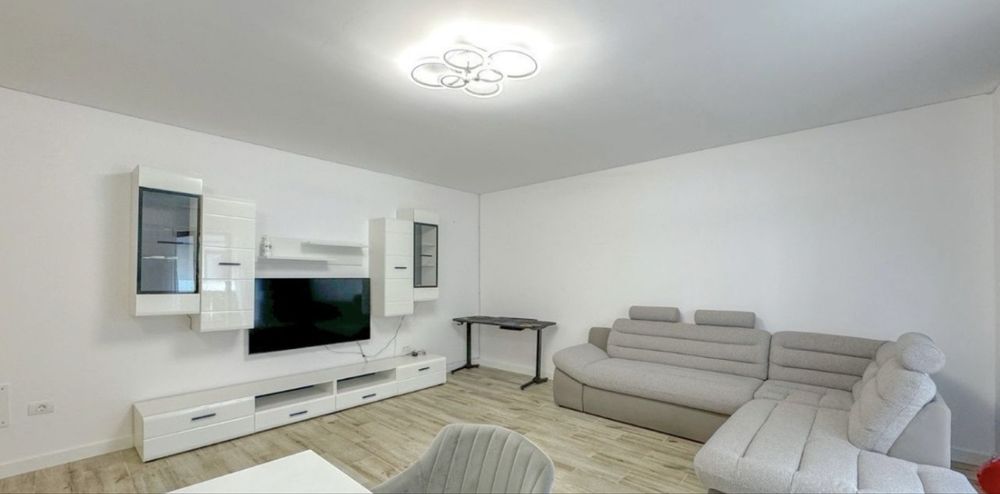 Vand apartament 2 camere .