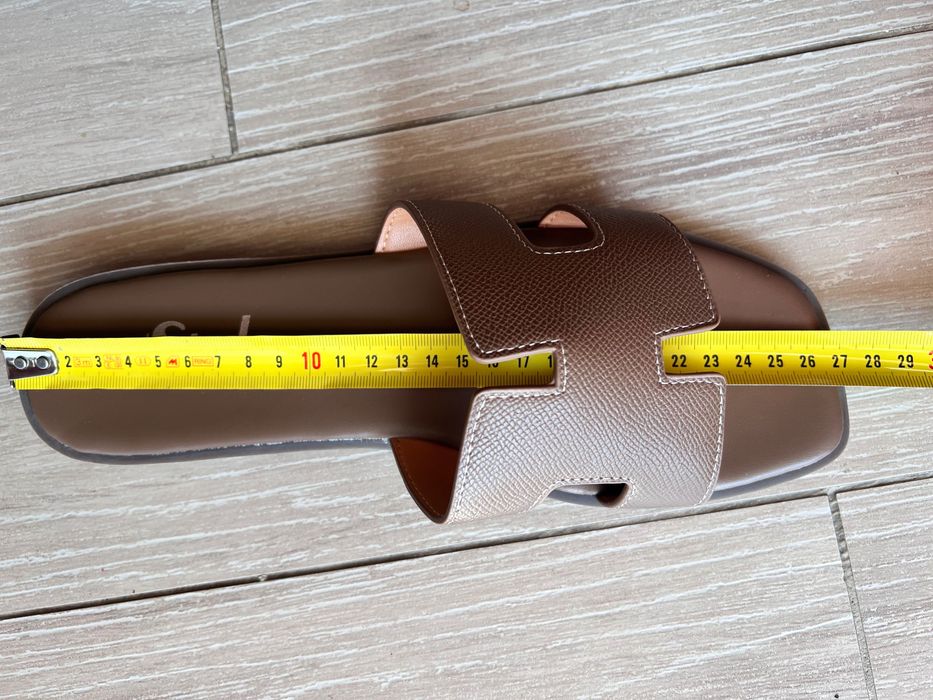 ЧИСТО НОВИ Елегантни чехли