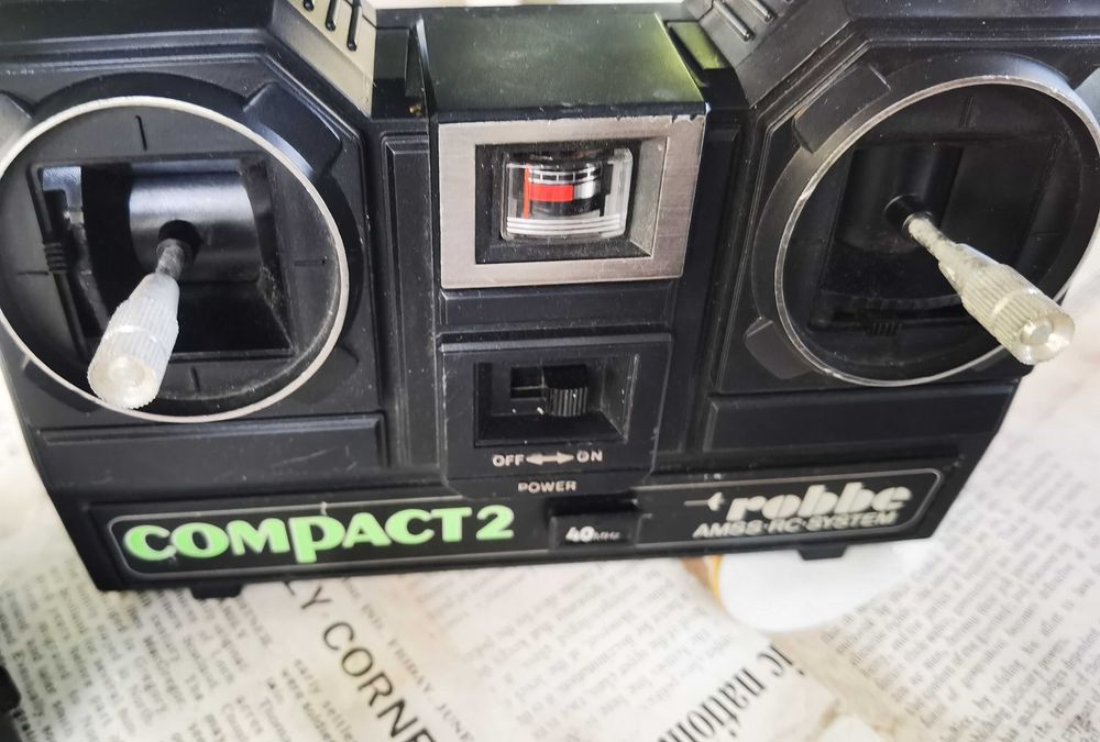 Telecomenzi radio,cristale,frecventmetru