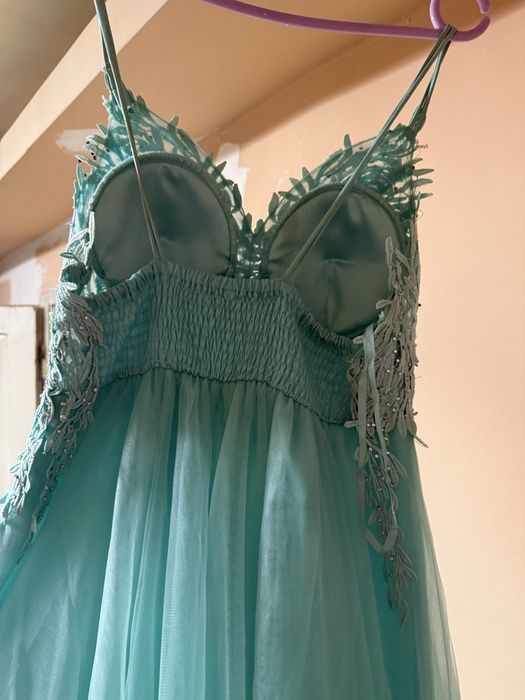 Небесно синя рокля