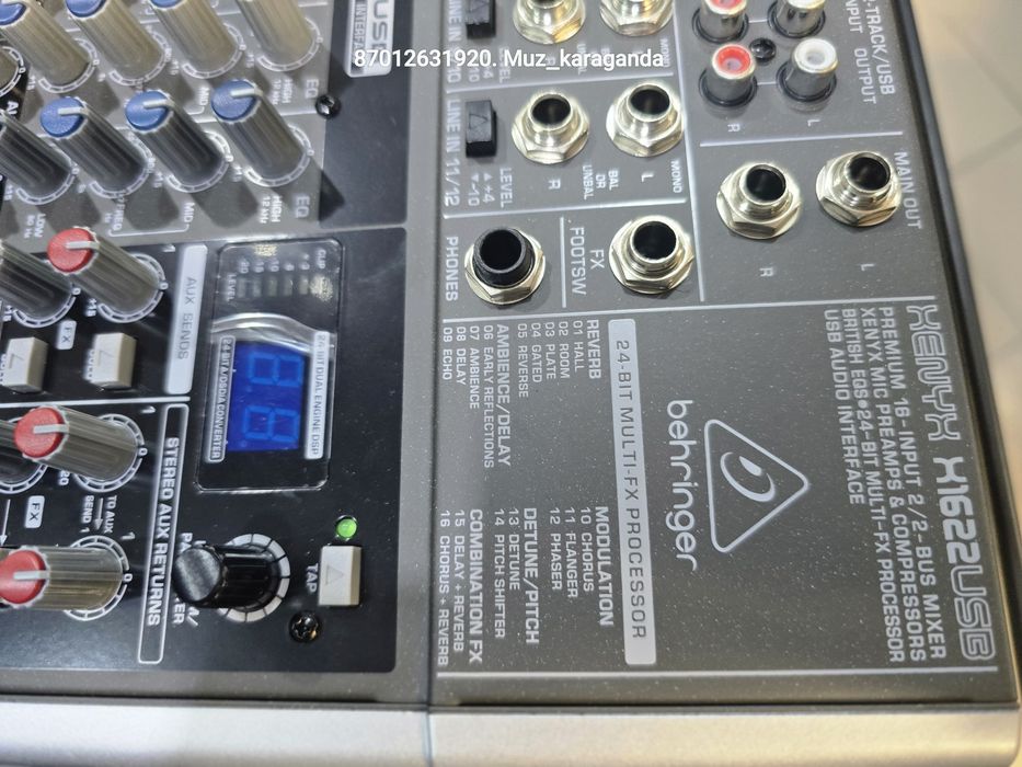 Микшерный пульт Behringer