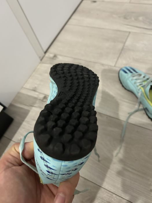 Adidasi fotbal Adidas marimea 33