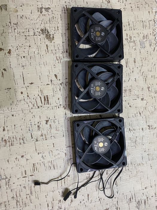 Продам комплект из 3 оригинальных вентиляторов HYPERPC
