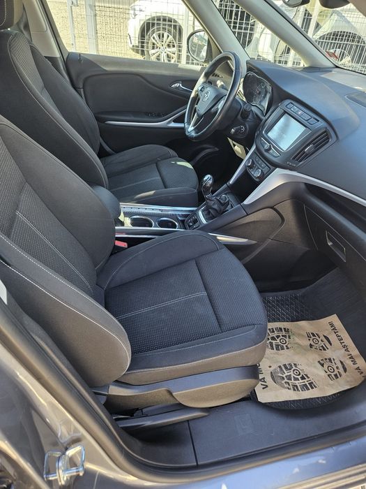 Opel Zafira  din 2019 cu 7 locuri !