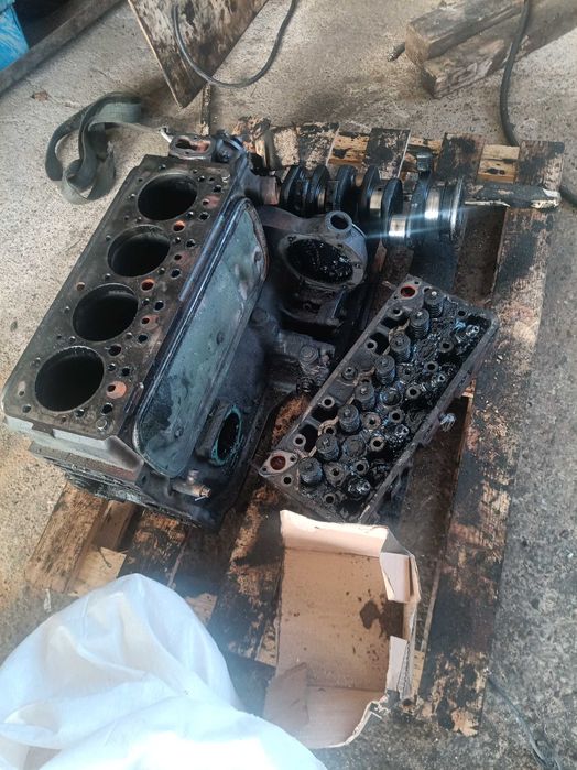 Двигател Мерцедес ОМ 314на части.