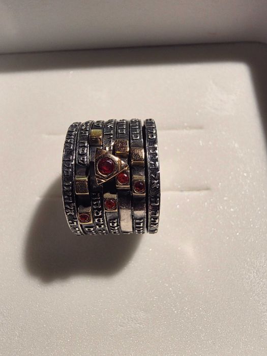 Продавам пръстен - амулет