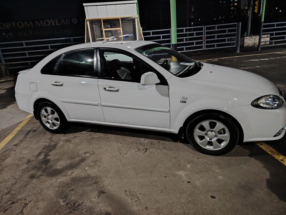 Продаётся машина Gentra автомат