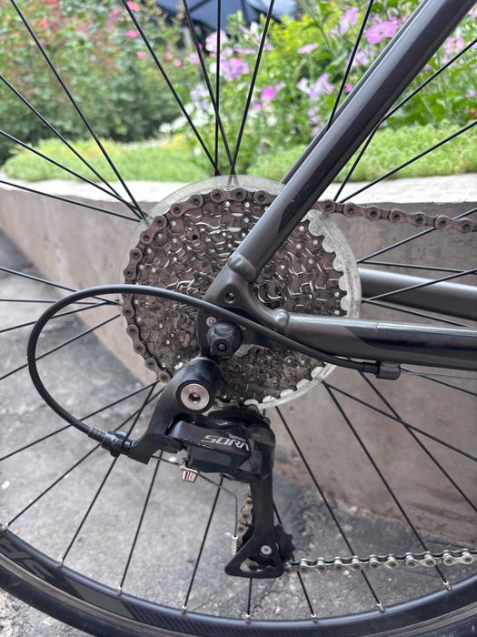Продам шоссейный велосипед Giant Contend 1