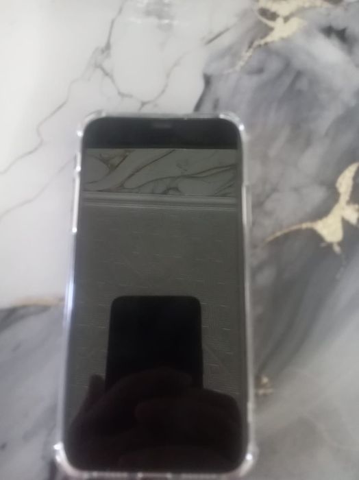 Продам Айфон 11 чёрного цвета