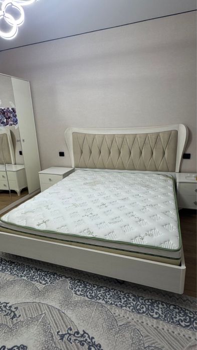 Продам кровать с матрасом